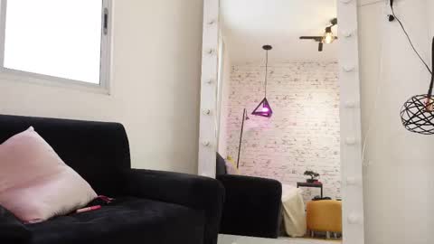 Snapshot of sofhia_cruz chatting on 02.18.26 sofhia cruz online show from 02.18.26