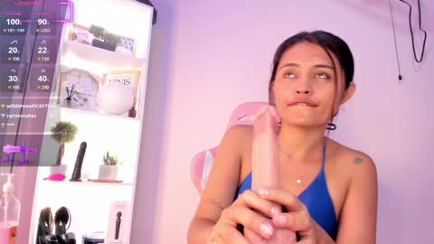 sofhia_turner online show from 02.04.25