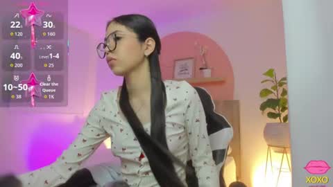 Snapshot of sofi_alix chatting on 06.26.26 S O F I online show from 06.26.26