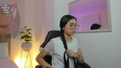 Snapshot of sofi_alix chatting on 06.27.26 S O F I online show from 06.27.26