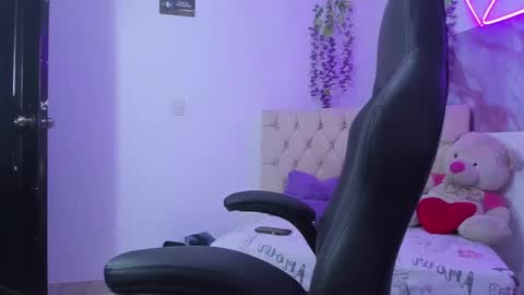 SOFI AND SANTY online show from 04.18.26