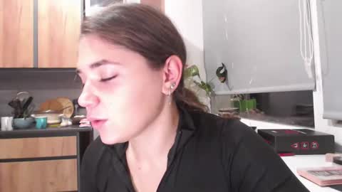 Snapshot of sofi_delightful chatting on 12.30.24 Sofi online show from 12.30.24