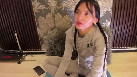 Snapshot of sofi_lassa_ chatting on 03.16.26 SOFIA online show from 03.16.26