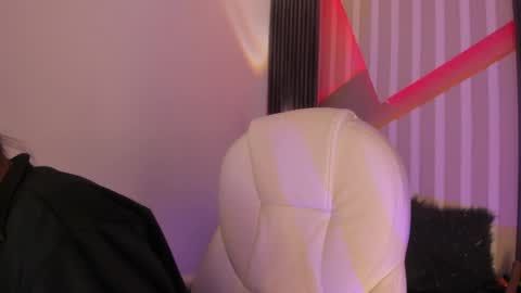 Snapshot of sofi_lassa_ chatting on 05.11.26 SOFIA online show from 05.11.26