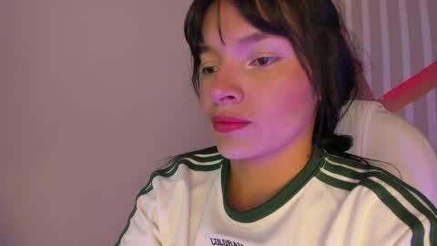 Snapshot of sofi_lassa_ chatting on 05.25.26 SOFIA online show from 05.25.26