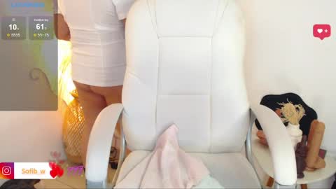 Snapshot of sofi_lennox chatting on 05.27.26 Sofi online show from 05.27.26
