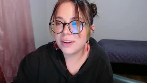 Sofi Lynch online show from 11.09.25