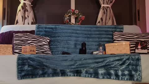 Snapshot of sofi_mora chatting on 12.24.24 Sofi Mora online show from 12.24.24