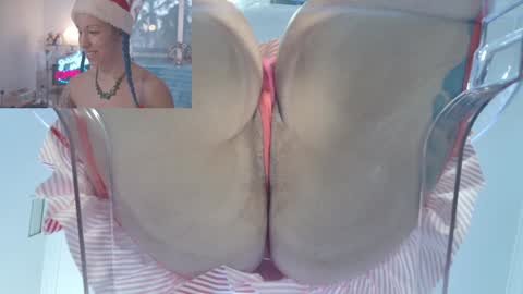 Snapshot of sofi_mora chatting on 12.25.24 Sofi Mora online show from 12.25.24