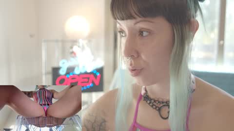 Snapshot of sofi_mora chatting on 01.28.25 Sofi Mora online show from 01.28.25