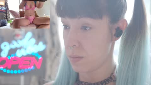 Snapshot of sofi_mora chatting on 09.29.25 Sofi Mora online show from 09.29.25