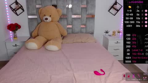 Snapshot of sofia_burman chatting on 10.26.25 Sofi online show from 10.26.25