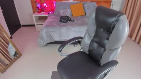 sofia_collen_ online show from 11.28.25