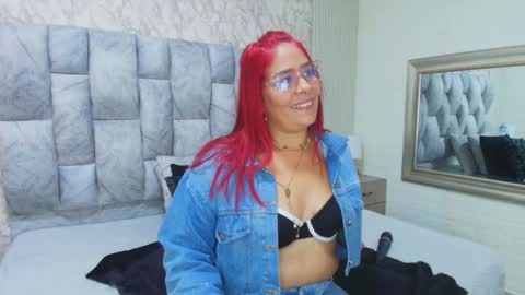 sofia gutierrez   online show from 09.15.25