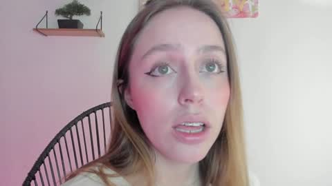 Snapshot of sofia_palacios_ chatting on 12.10.24 online show from 12.10.24