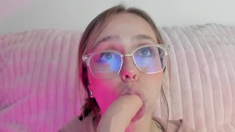 Snapshot of sofia_palacios_ chatting on 02.09.25 online show from 02.09.25