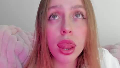 Snapshot of sofia_palacios_ chatting on 02.13.25 online show from 02.13.25