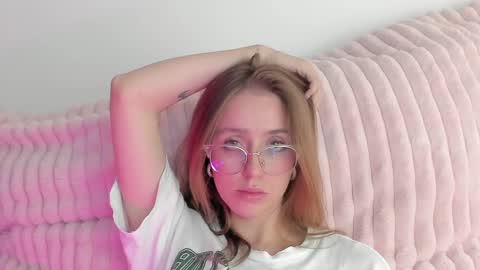 Snapshot of sofia_palacios_ chatting on 02.14.25 online show from 02.14.25