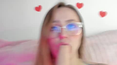 Snapshot of sofia_palacios_ chatting on 02.15.25 online show from 02.15.25