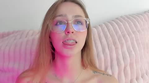 Snapshot of sofia_palacios_ chatting on 02.15.25 online show from 02.15.25