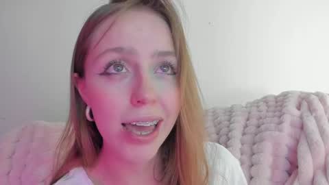 Snapshot of sofia_palacios_ chatting on 03.04.25 online show from 03.04.25