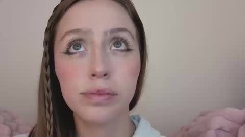 Snapshot of sofia_palacios_ chatting on 09.10.25 online show from 09.10.25