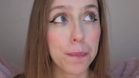 Snapshot of sofia_palacios_ chatting on 10.08.25 online show from 10.08.25