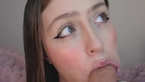 Snapshot of sofia_palacios_ chatting on 10.09.25 online show from 10.09.25