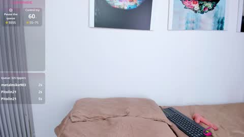 Snapshot of sofia_riveraa chatting on 12.30.24 SOFIA online show from 12.30.24