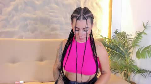 Snapshot of sofia_riveraa chatting on 11.25.25 SOFIA online show from 11.25.25