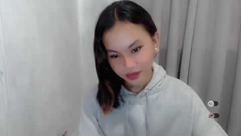 sofia_sweetheart18 online show from 11.28.25
