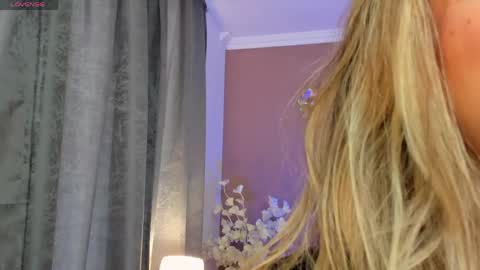 Snapshot of sofia_velvetx chatting on 04.18.26 sofia_velvetx online show from 04.18.26