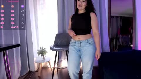 Sofia Wilson online show from 02.13.25