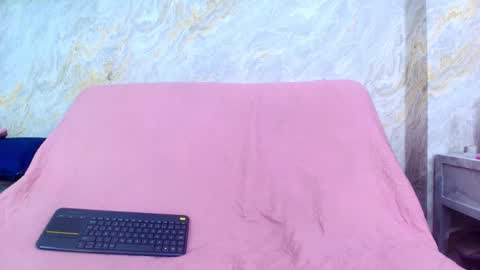 Snapshot of sofiaa_little chatting on 11.19.25 sofiaa_little online show from 11.19.25