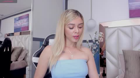 Snapshot of sofiaa_morris chatting on 02.04.26 Sofia online show from 02.04.26