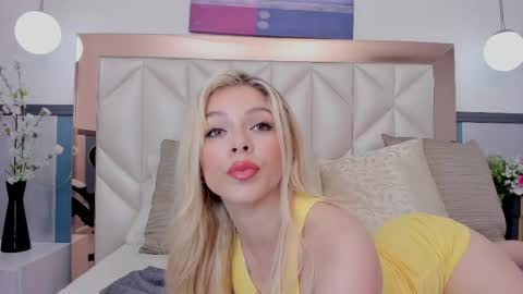 Snapshot of sofiaa_morris chatting on 02.11.26 Sofia online show from 02.11.26