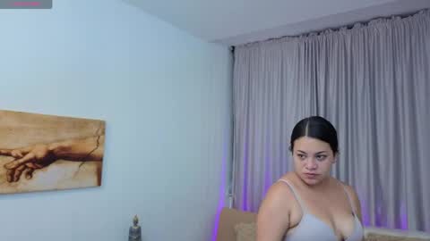Snapshot of sofiaamartinez chatting on 05.19.26 Sofia online show from 05.19.26
