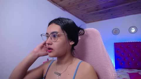 Snapshot of sofiaasexy19 chatting on 11.15.25 Sofia online show from 11.15.25