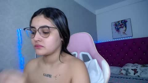 Snapshot of sofiaasexy19 chatting on 05.10.26 Sofia online show from 05.10.26