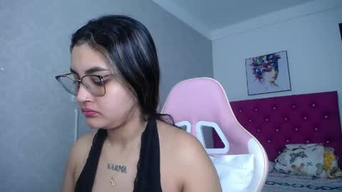 Snapshot of sofiaasexy19 chatting on 05.16.26 Sofia online show from 05.16.26