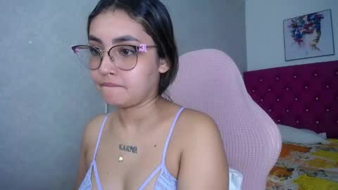 Snapshot of sofiaasexy19 chatting on 05.23.26 Sofia online show from 05.23.26