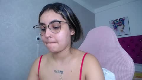 Snapshot of sofiaasexy19 chatting on 05.24.26 Sofia online show from 05.24.26