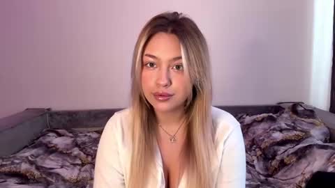 Snapshot of sofiablush chatting on 06.17.26 Sofia online show from 06.17.26