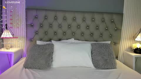 Snapshot of sofiadanss chatting on 09.24.25 Sofia online show from 09.24.25