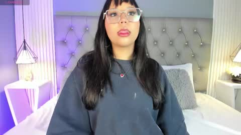 Snapshot of sofiadanss chatting on 09.29.25 Sofia online show from 09.29.25