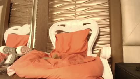 Sofi - next broadcast today 1030pm Colombia time online show from 10.15.25