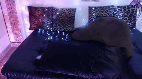 SOFIA NIX online show from 02.28.25