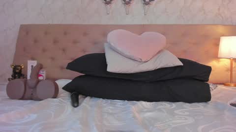 SofiaReyees online show from 02.07.25