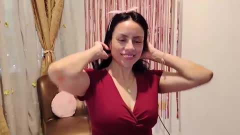 Sofi Bella online show from 09.24.25