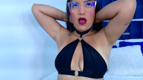 Snapshot of soficabrera chatting on 06.21.26 Sofia Cabrera online show from 06.21.26